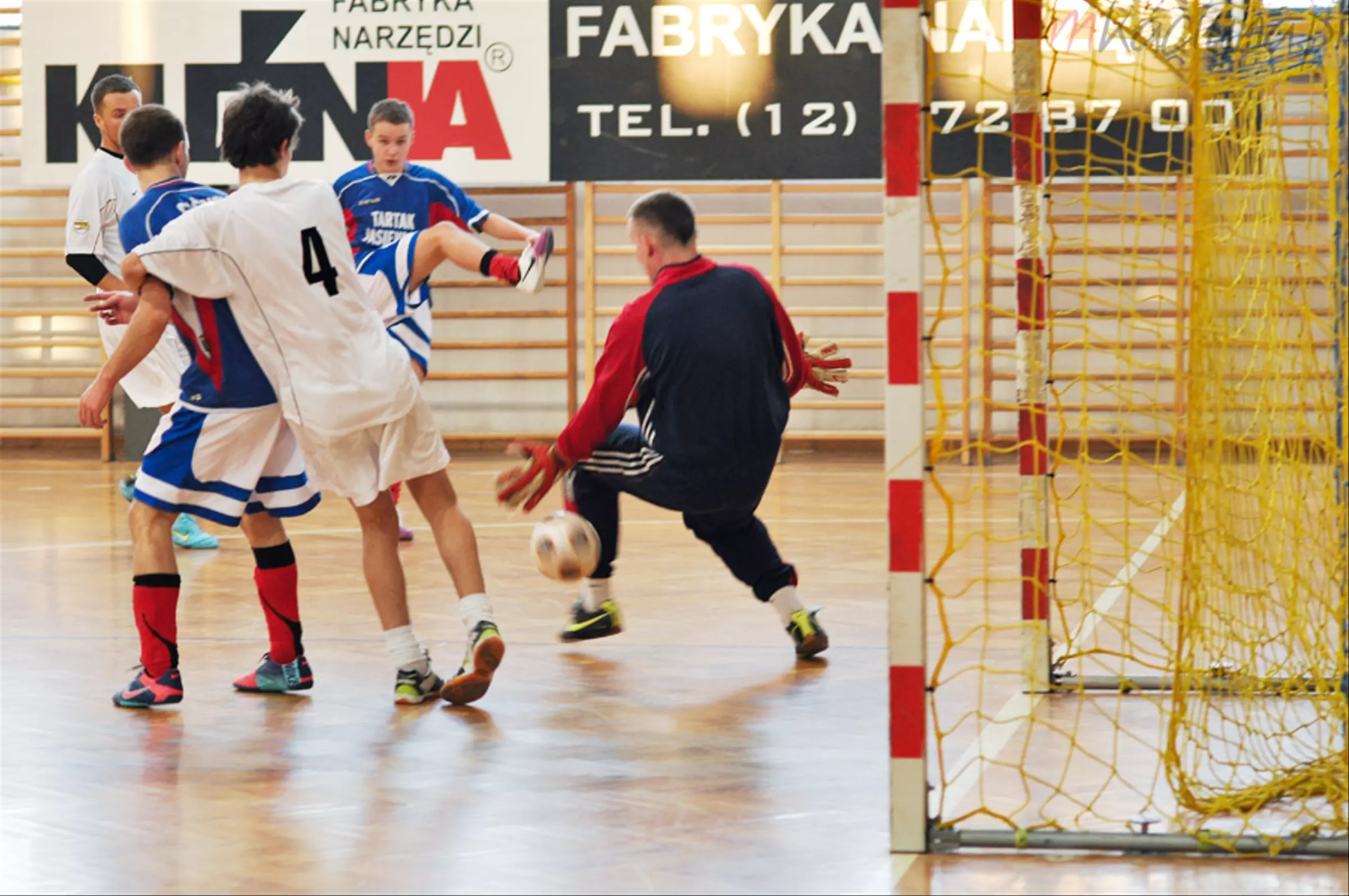 Halowy turniej piłki nożnej-dsc_9731-12.jpg