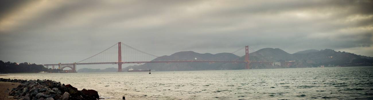 Golden Gate - Będąc w SF jest to punkt  must see, więc byliśmy przy nim. Niestety pogoda nie dopisała było pochmurnie i wietrznie (w sumie to tutaj normalne)