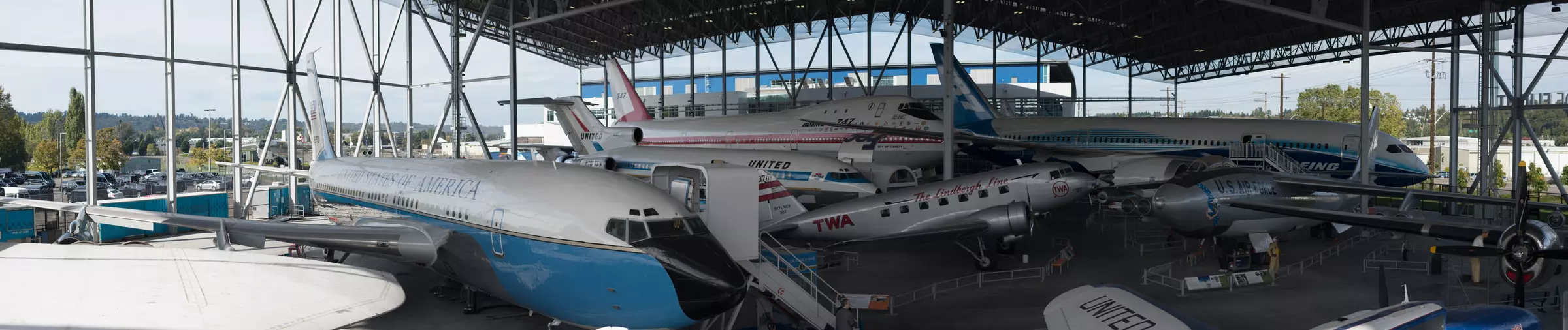 Muzeum of Flight - prawdziwy wahadłowiec, Condord, samoloty którymi latali między innymi Nixon i Kennedy, B-52 i cmentarzysko wycofanych Boeingów.