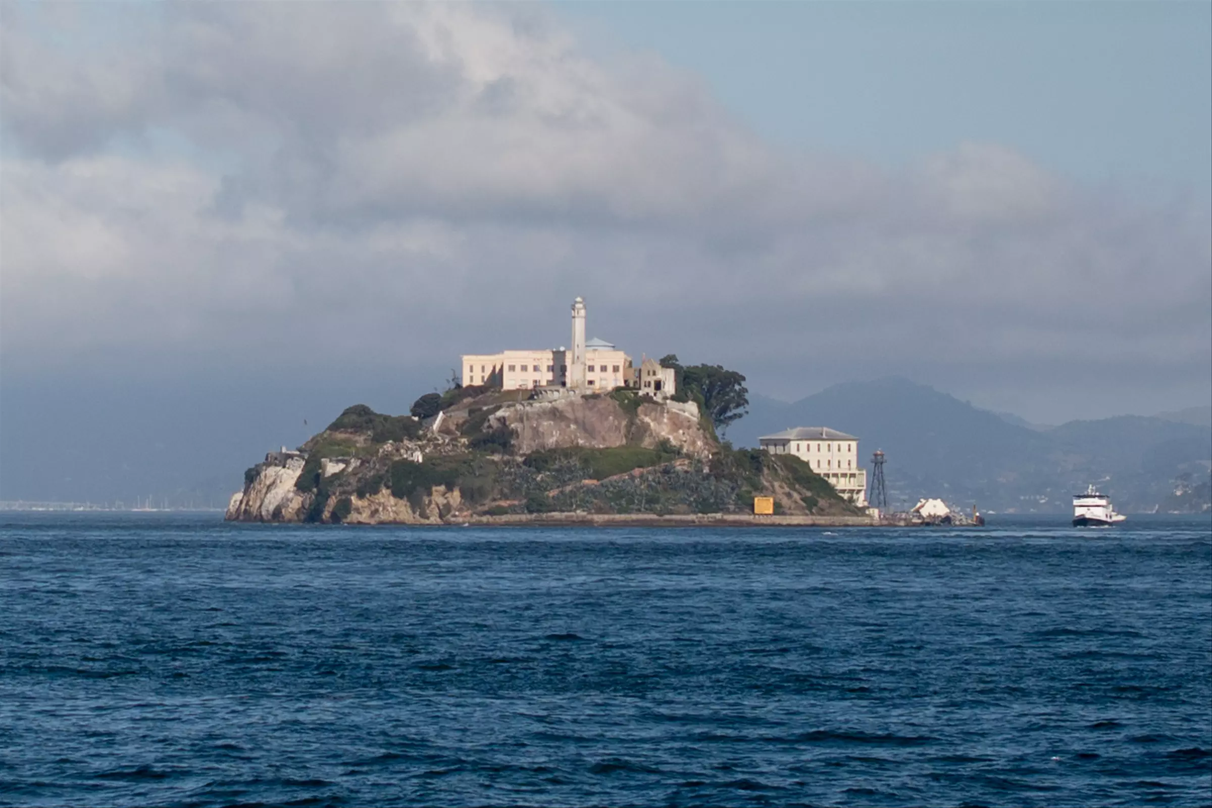 The Rock, widok z promu płynącego do tego sławnego więżenia.